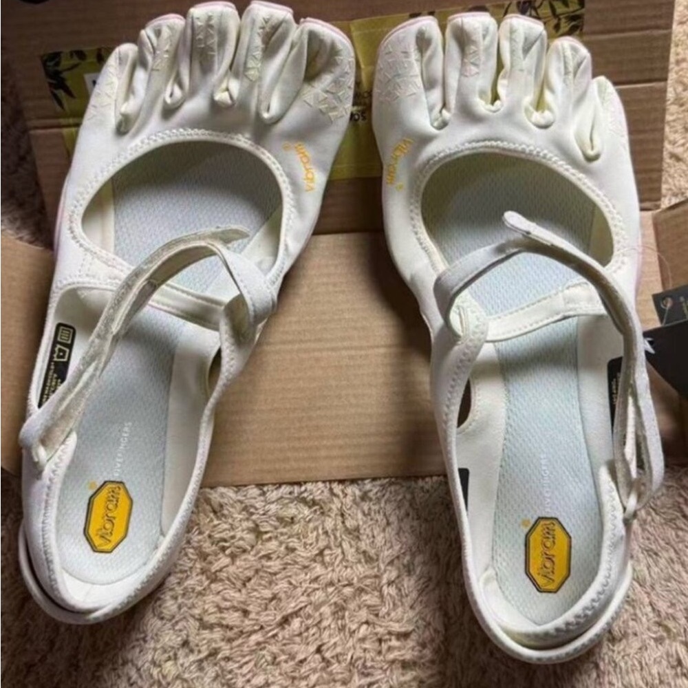 Vibram FiveFingers Women's White Toe-Separator Active Sandals